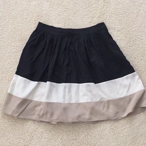 Color block skirt with pockets